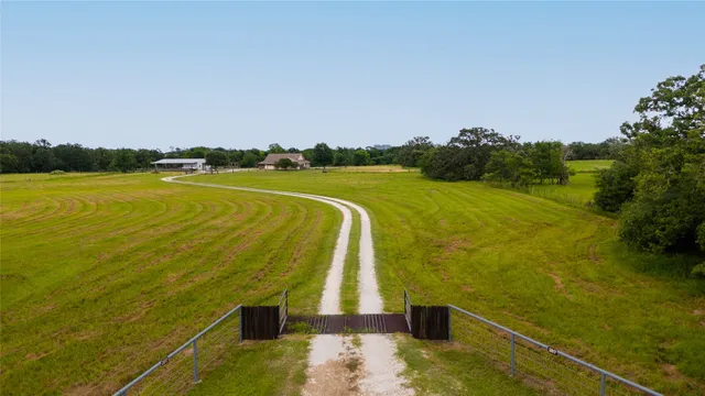 a view of a tennis court