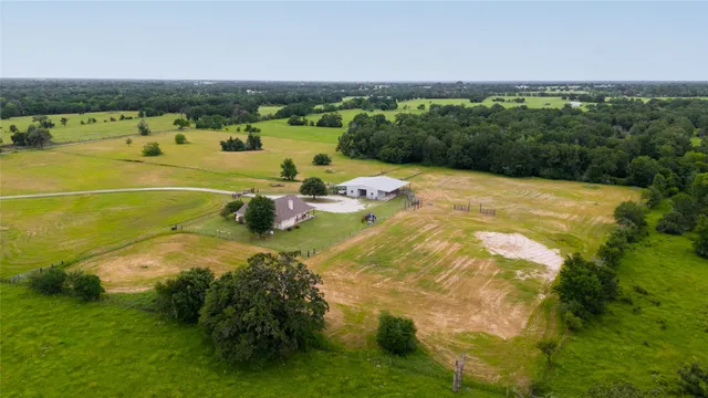 $835,000 | 3817 Hardy Road, Madisonville, TX 77864
