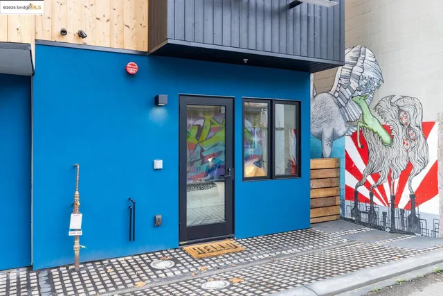 $989,000 | 817 Jones, Berkeley, CA 94710