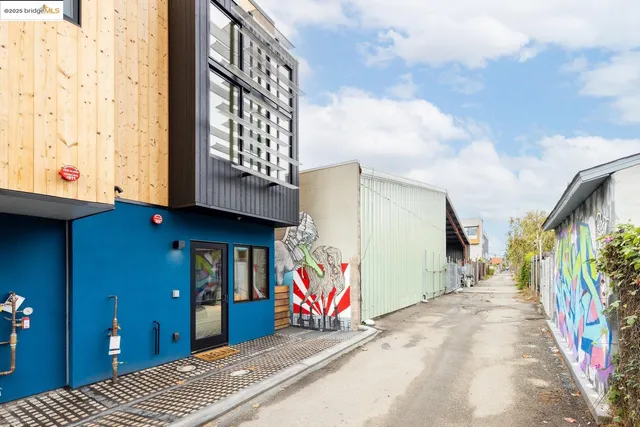 $989,000 | 817 Jones, Berkeley, CA 94710