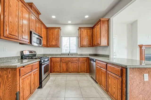 $399,000 | 1559 Poe Lane, Clovis, CA 93611