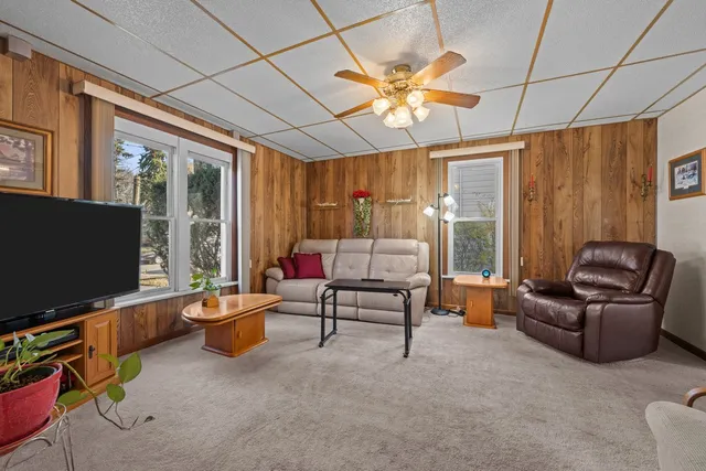 $219,900 | 644 Oak Avenue, Aurora, IL 60506