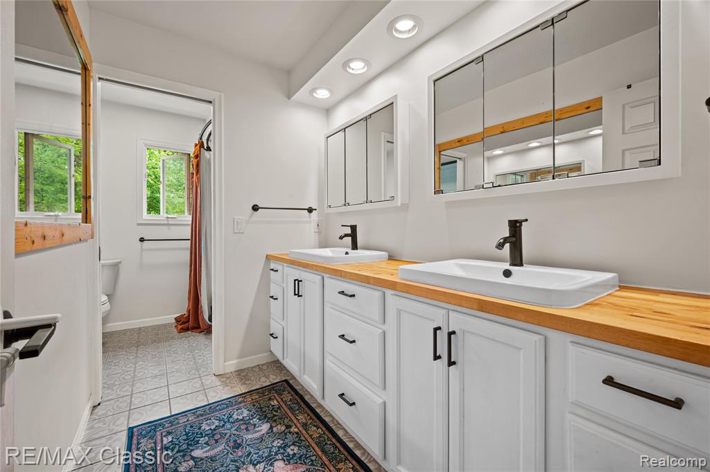 1467 West Avon Road Rochester Hills, MI 48309 - Photo 31 of 51