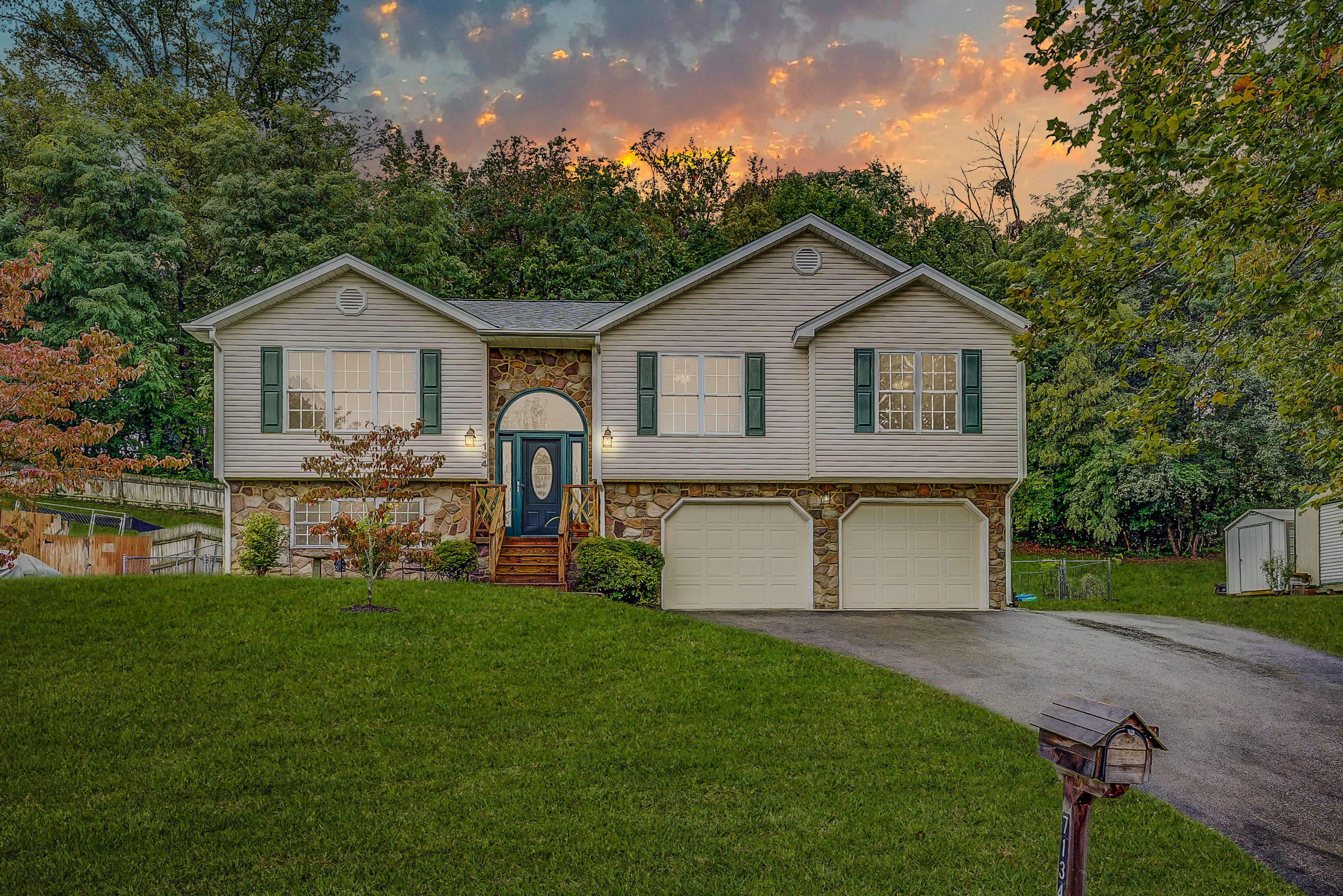 7134 Cedar Crest Road Roanoke, VA 24019 - Photo 1 of 34 60 copy