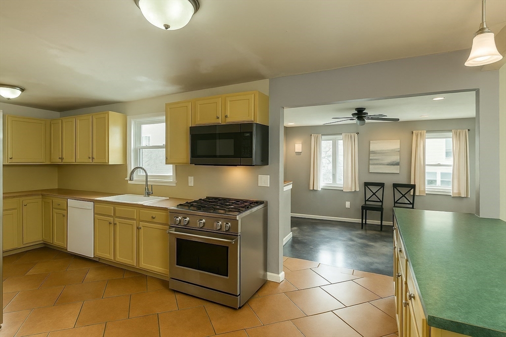 9 Raddin Street Lynn, MA 01905 - Photo 11 of 33 Gallery Image 11