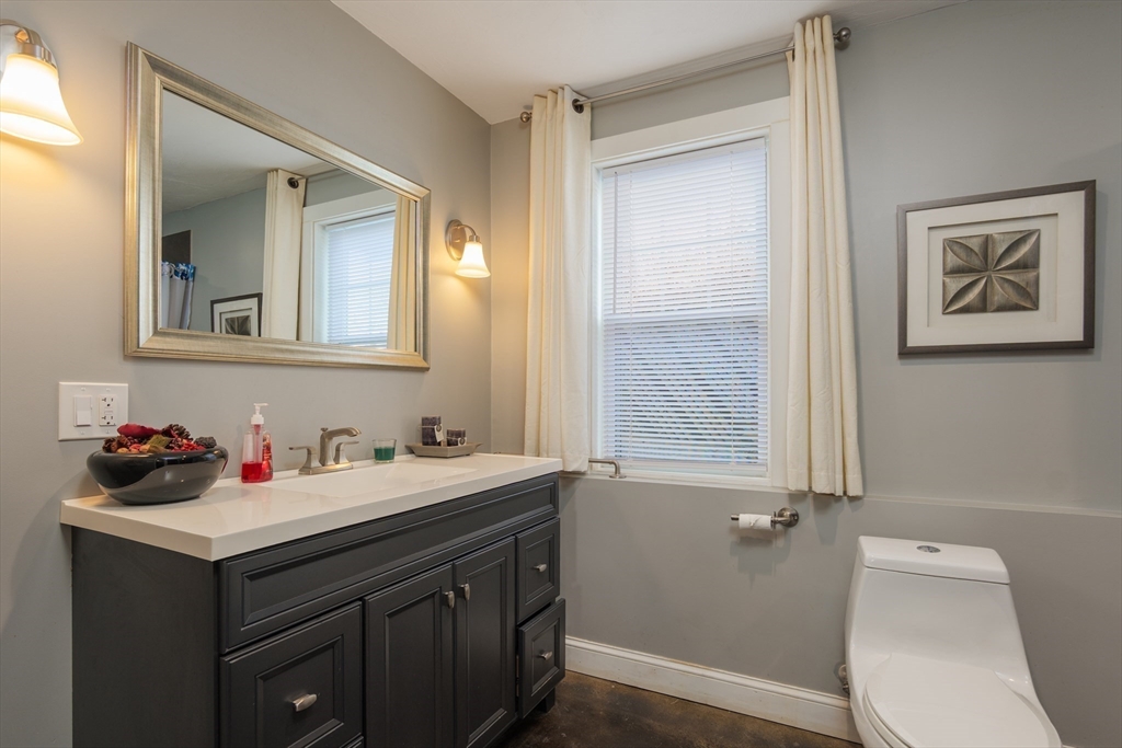 9 Raddin Street Lynn, MA 01905 - Photo 17 of 33 Gallery Image 17