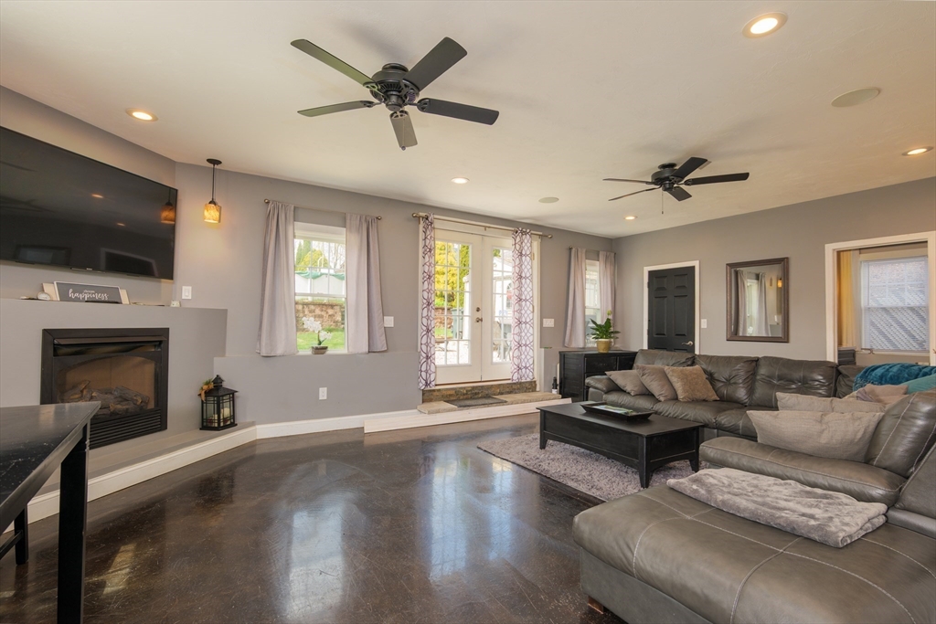 9 Raddin Street Lynn, MA 01905 - Photo 4 of 33 Gallery Image 4