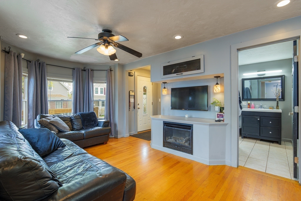 9 Raddin Street Lynn, MA 01905 - Photo 7 of 33 Gallery Image 7
