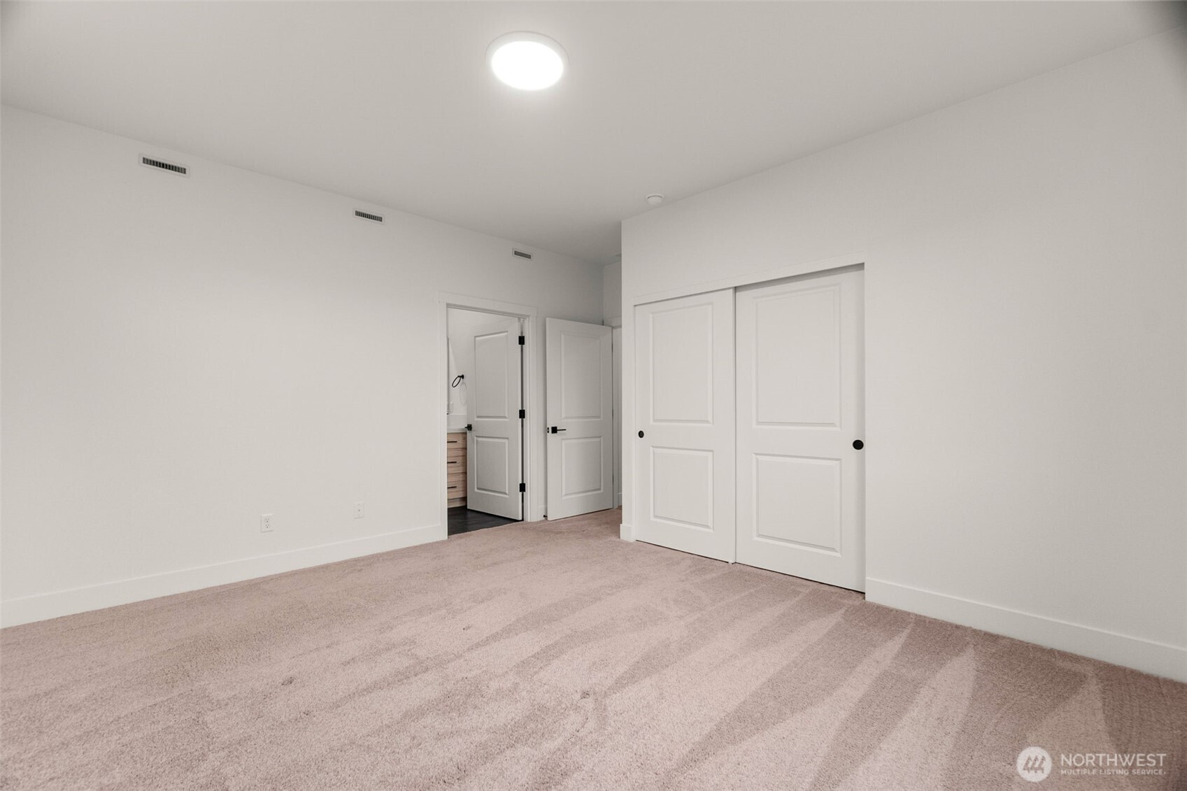 504 Pagget Avenue Winlock, WA 98596 - Photo 10 of 27 a view of an empty room