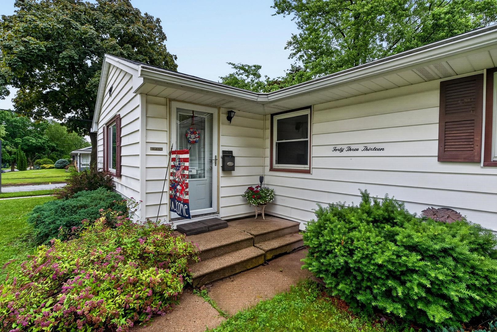 4313 School Madison, WI 53704 - Photo 4 of 56