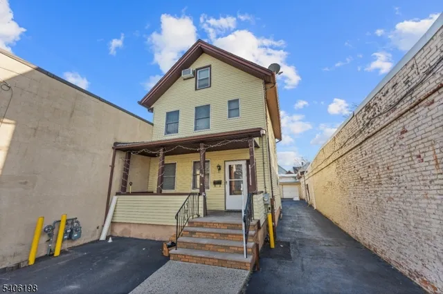 $3,200 | 27 Madison Avenue, Clifton, NJ 07011