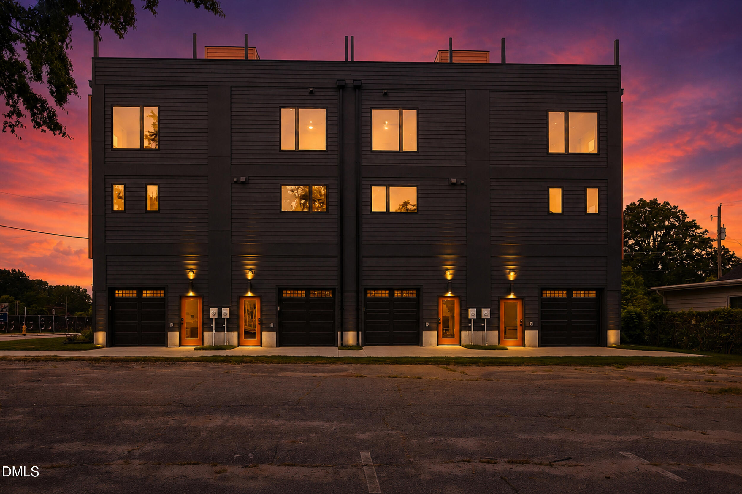 831 Cotton Place, Unit 101 Raleigh, NC 27601 - Photo 29 of 43 9_022_twilight