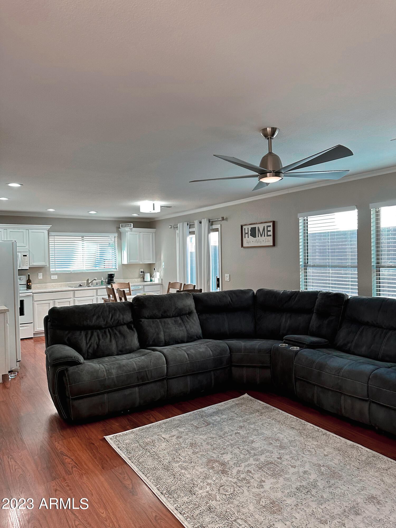 3301 South Chaparral Road Apache Junction, AZ 85119 - Photo 3 of 20 living room