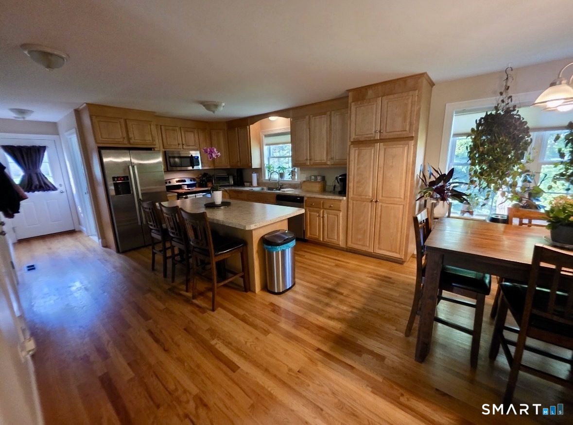 71 Lakeview Road Plymouth, CT 06786 - Photo 7 of 31 Gallery Image 7