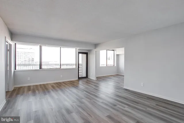 $449,500 | 3713 South George Mason Drive, Unit 1506, Falls Church, VA 22041