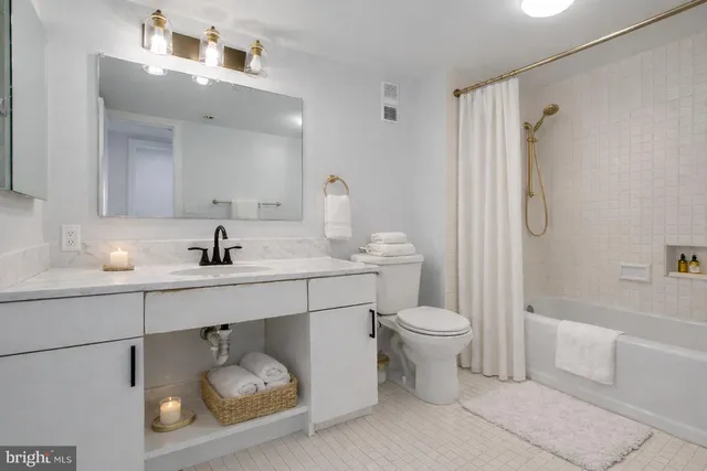 $449,500 | 3713 South George Mason Drive, Unit 1506, Falls Church, VA 22041