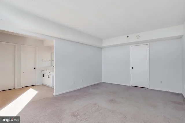 $449,500 | 3713 South George Mason Drive, Unit 1506, Falls Church, VA 22041