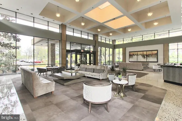 $449,500 | 3713 South George Mason Drive, Unit 1506, Falls Church, VA 22041