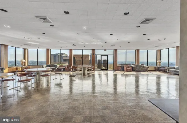 $449,500 | 3713 South George Mason Drive, Unit 1506, Falls Church, VA 22041