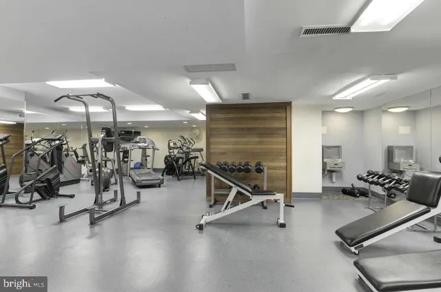 $449,500 | 3713 South George Mason Drive, Unit 1506, Falls Church, VA 22041