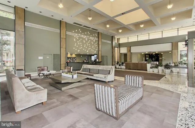 $449,500 | 3713 South George Mason Drive, Unit 1506, Falls Church, VA 22041