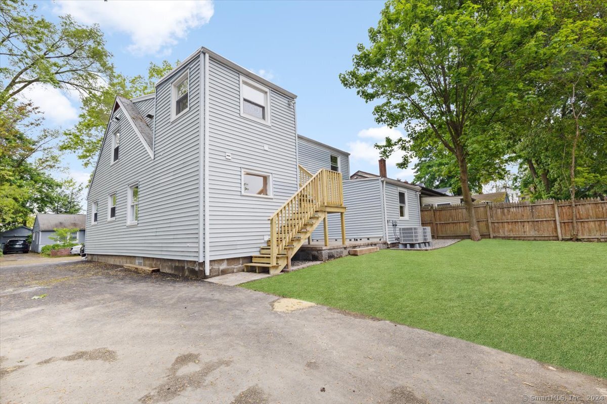 54 Morris Street, Unit 1 Stamford, CT 06906 - Photo 3 of 16