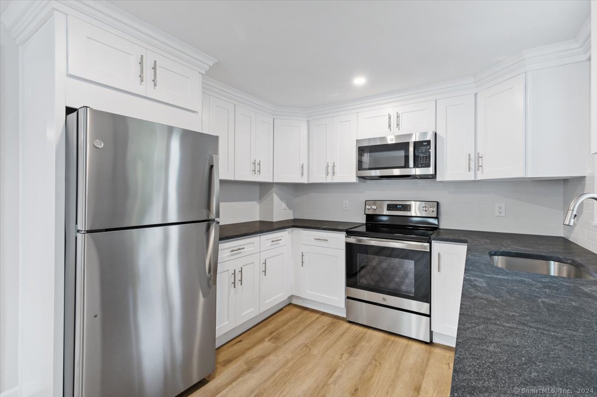 54 Morris Street, Unit 1 Stamford, CT 06906 - Photo 7 of 16