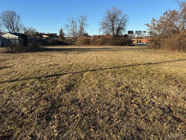 $250,000 | 12415 Court Drive, Sunset Hills, MO 63127