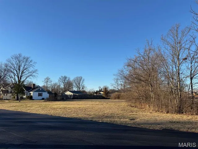 $250,000 | 12415 Court Drive, Sunset Hills, MO 63127