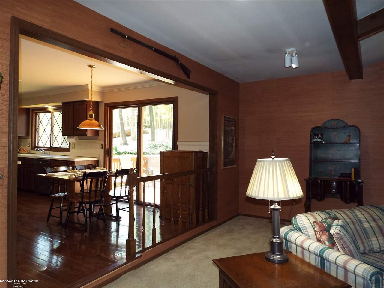 1415 Springwood Lane Rochester, MI 48309 - Photo 19 of 68 JOINING ROOMS