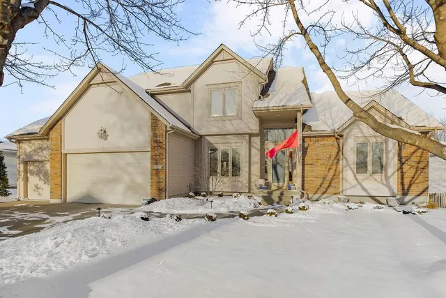 $489,990 | 521 Southeast Asheville Drive, Lee's Summit, MO 64063