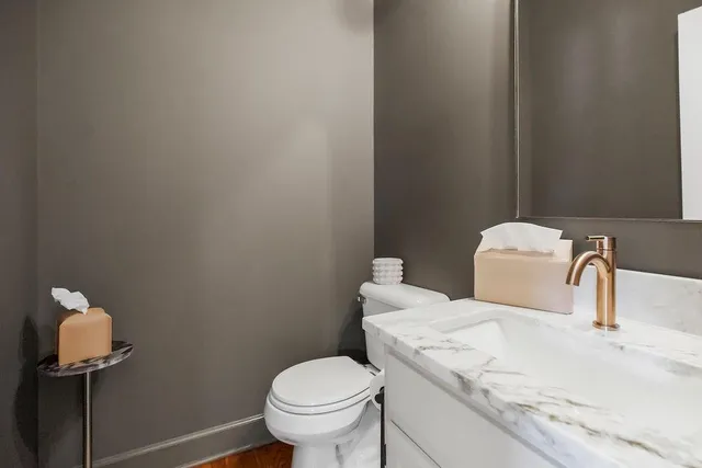 $489,990 | 521 Southeast Asheville Drive, Lee's Summit, MO 64063