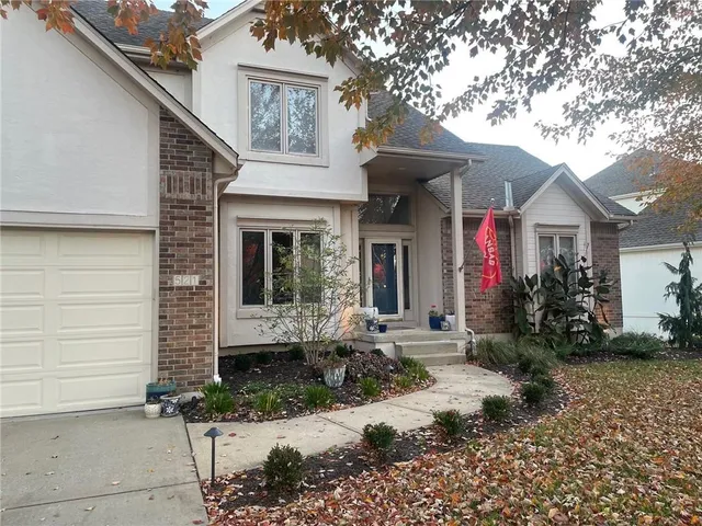 $489,990 | 521 Southeast Asheville Drive, Lee's Summit, MO 64063