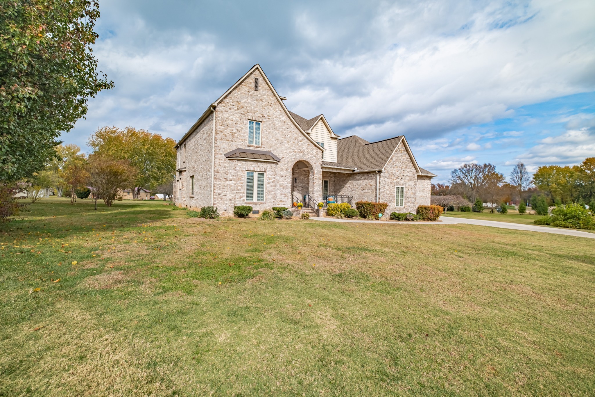 356 Ridgecrest Drive Winchester, TN 37398 - Photo 55 of 73 a front view of a house with a yard