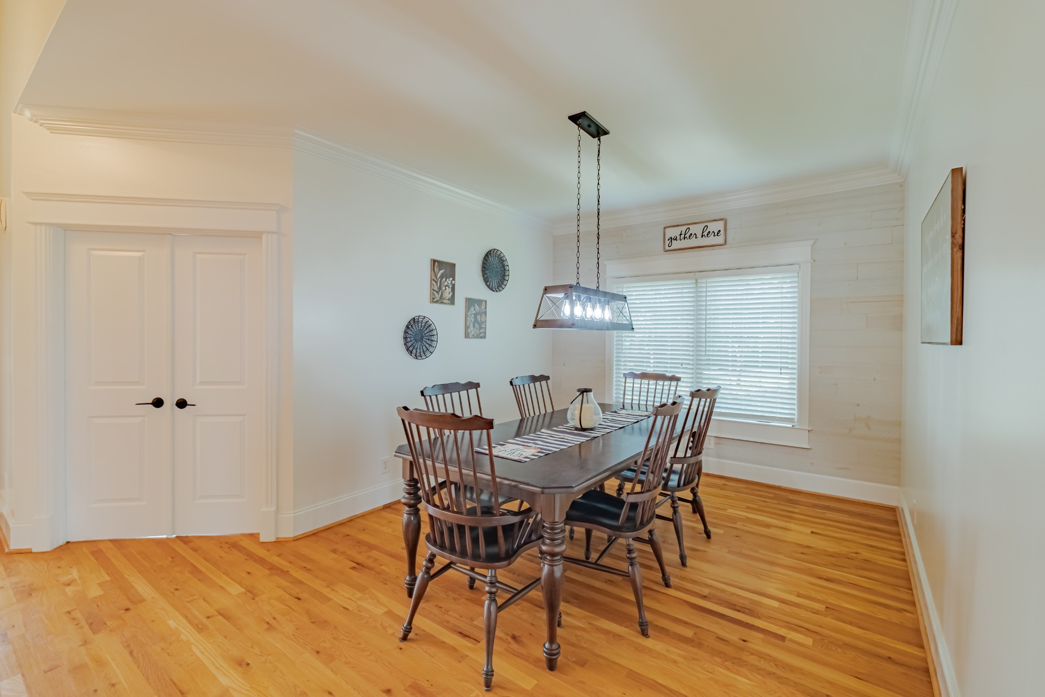 356 Ridgecrest Drive Winchester, TN 37398 - Photo 7 of 73 a view of a dining room with furniture and wooden floor