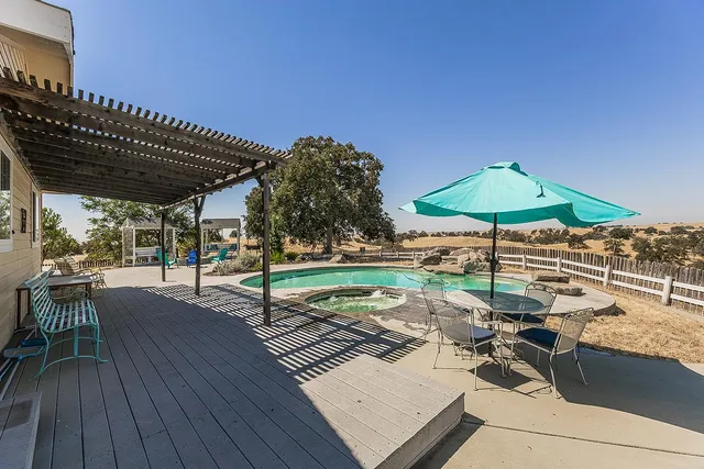 $679,000 | 25322 Road 407, Raymond, CA 93653