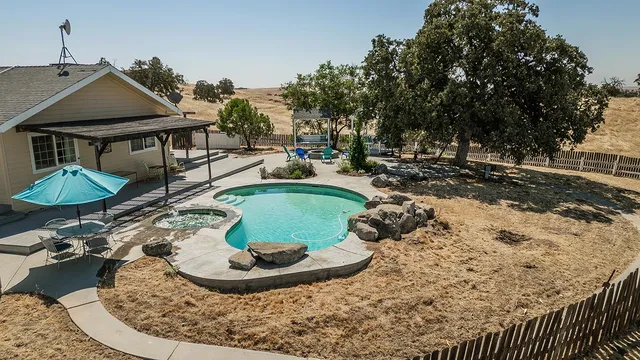 $679,000 | 25322 Road 407, Raymond, CA 93653