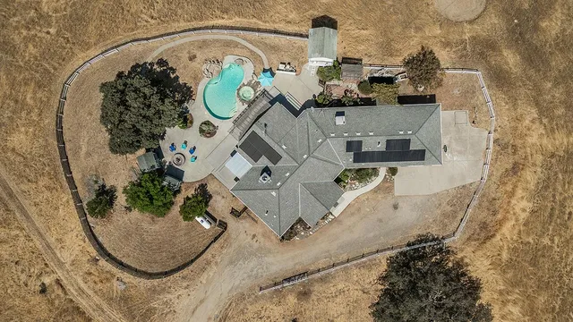 $679,000 | 25322 Road 407, Raymond, CA 93653