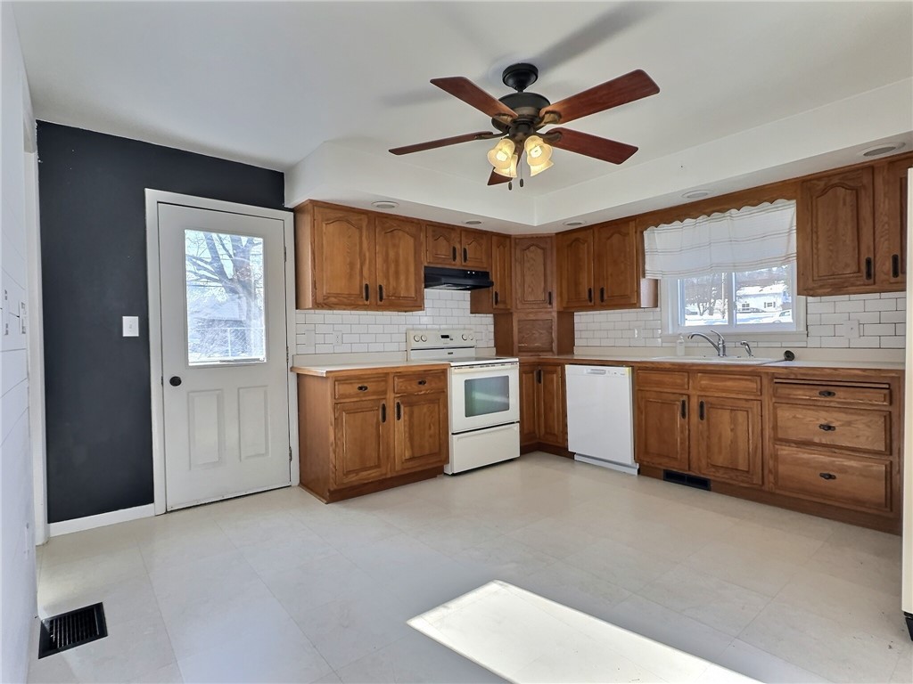 202 Main Street Mount Morris, NY 14510 - Photo 5 of 36