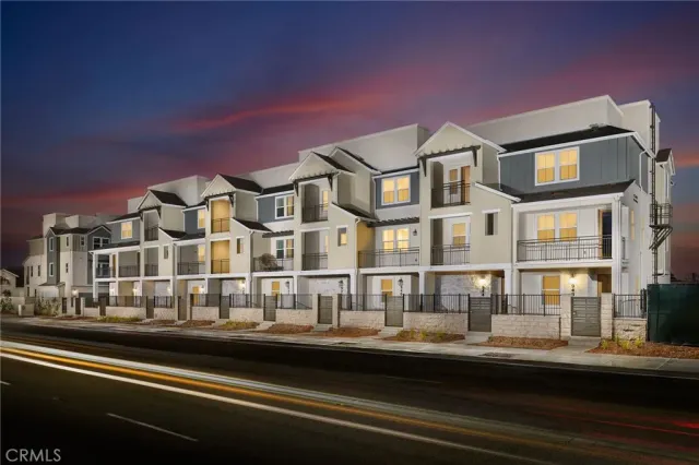 $634,990 | 969 West Dhalia Street, Compton, CA 90220