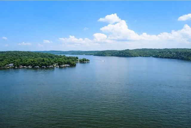 $369,900 | 1508 Red Fox Road, Climax Springs, MO 65324