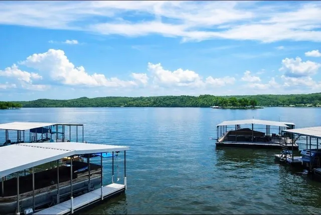 $369,900 | 1508 Red Fox Road, Climax Springs, MO 65324