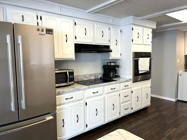 $219,900 | 3702 West Amber Lake Drive, Fairmont, MN 56031