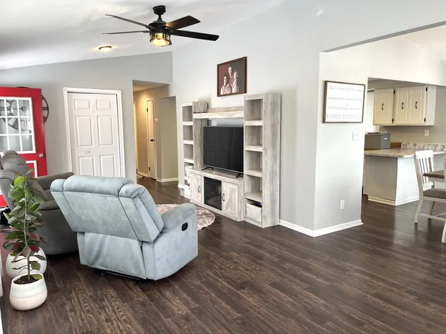 $219,900 | 3702 West Amber Lake Drive, Fairmont, MN 56031