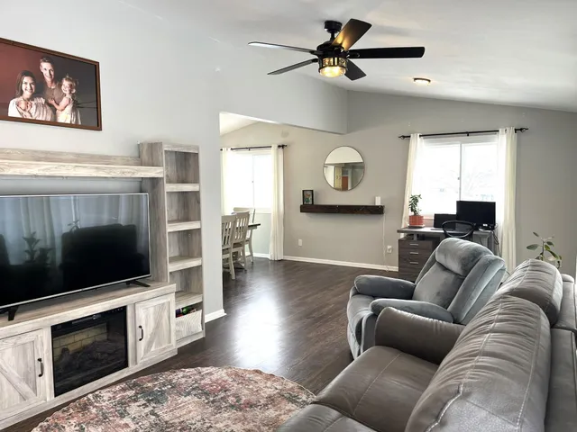 $219,900 | 3702 West Amber Lake Drive, Fairmont, MN 56031