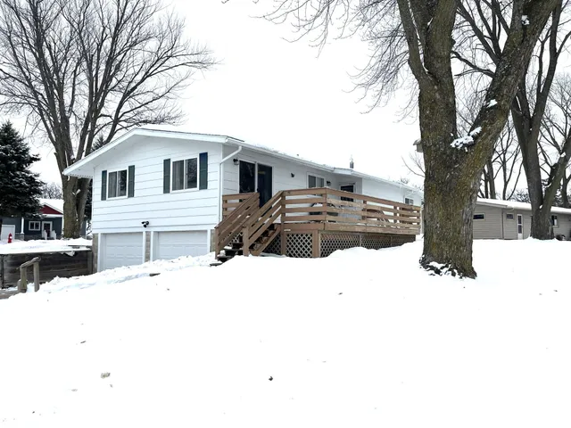 $219,900 | 3702 West Amber Lake Drive, Fairmont, MN 56031