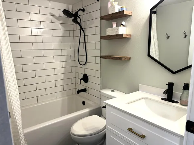 $219,900 | 3702 West Amber Lake Drive, Fairmont, MN 56031