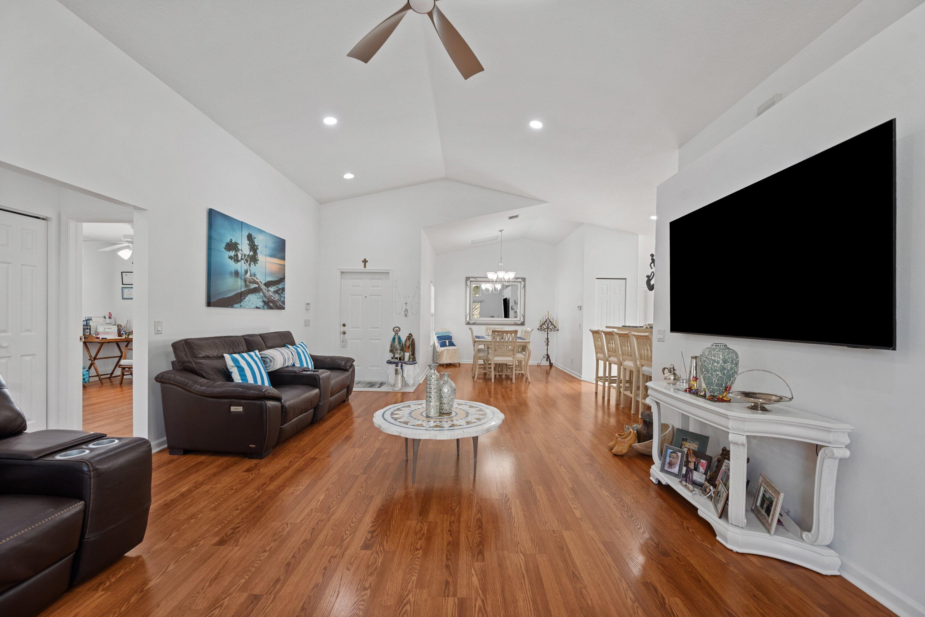 2553 Southwest Regency Road Stuart, FL 34997 - Photo 9 of 27 DSC_6643