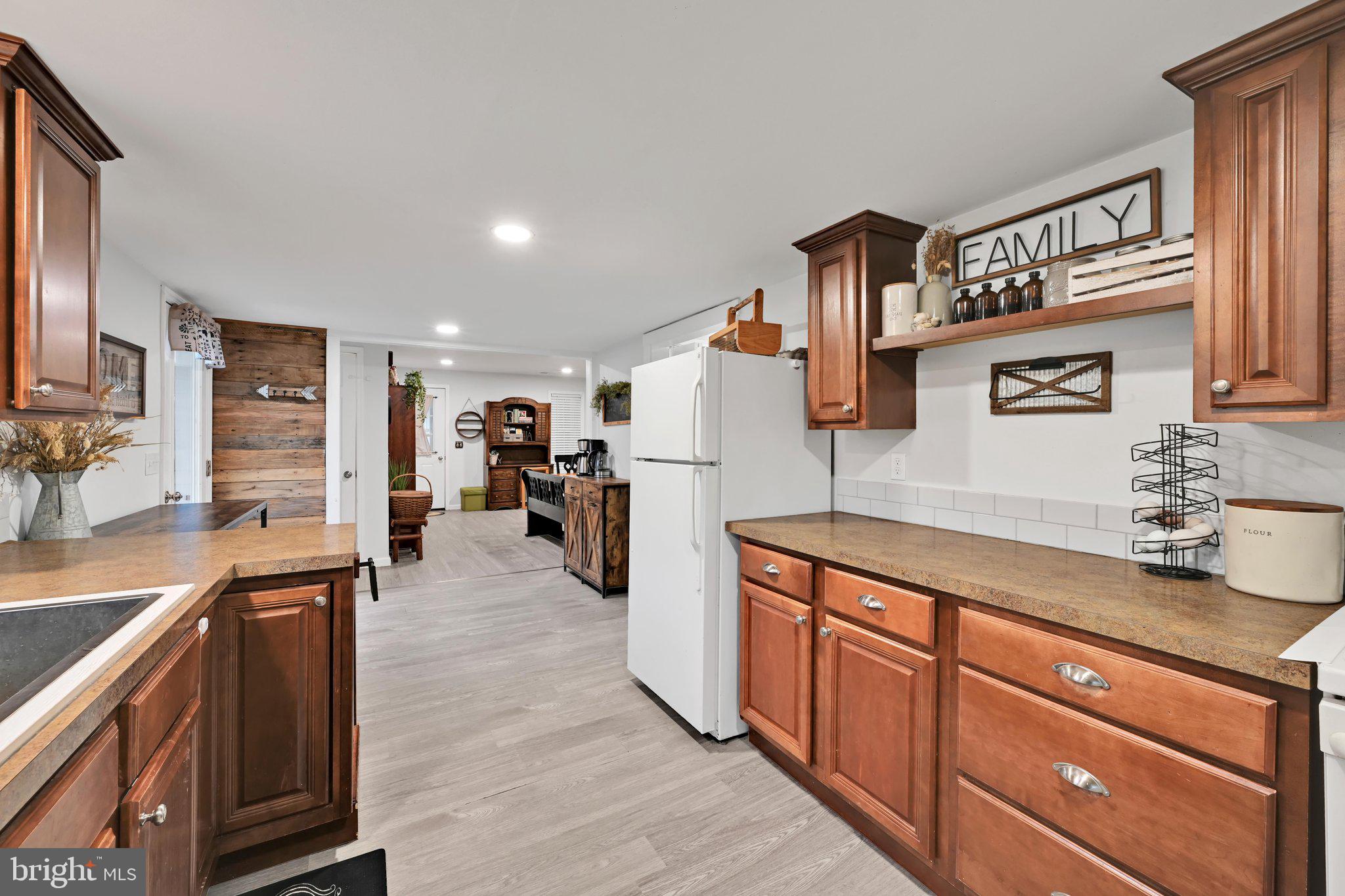 403 West 28th Division Highway Lititz, PA 17543 - Photo 15 of 36 Kitchen