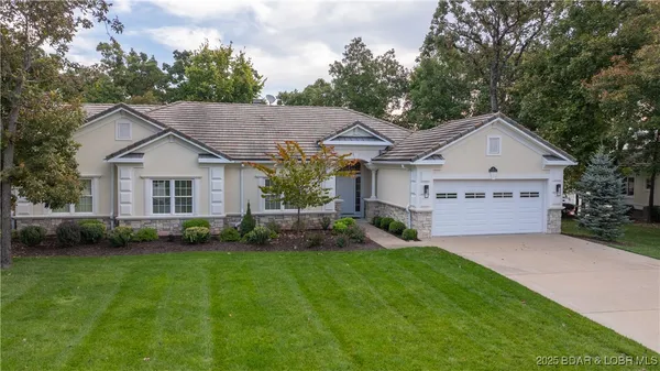 $549,000 | 38 Bello Point Lane, Sunrise Beach, MO 65079